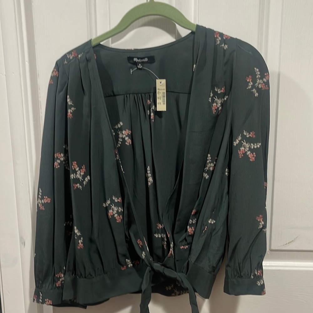 Madewell size medium blouse. Never worn, still has tags.